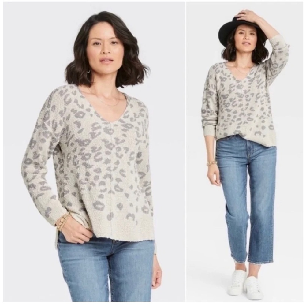 Knox Rose Grey Leopard V Neck Sweater